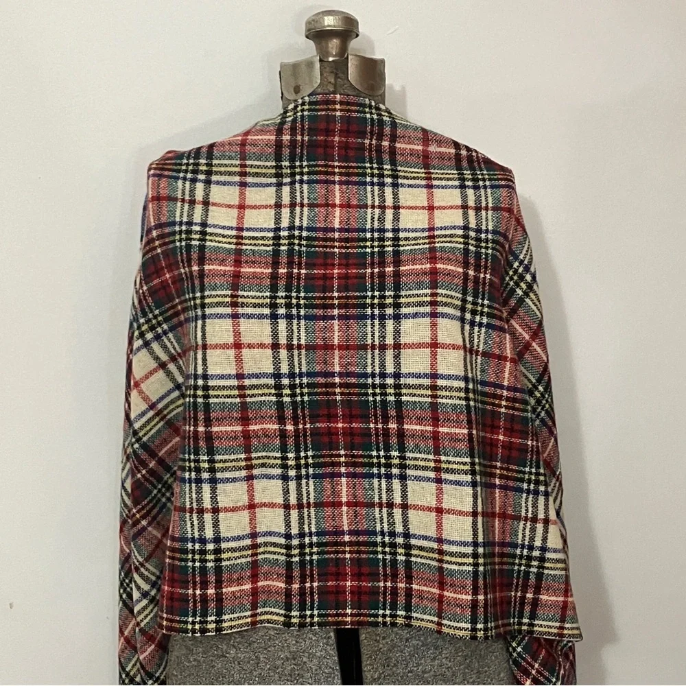 Vintage Baar & Beards 100% Wool Plaid Fringe Stole Scarf Hand Knotted in Japan